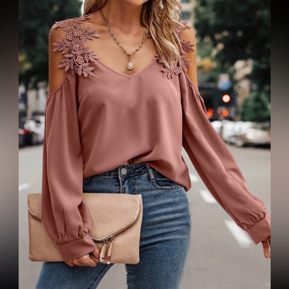 Boho dusty pink floral applique cold shoulder blouse - Picture 4 of 5
